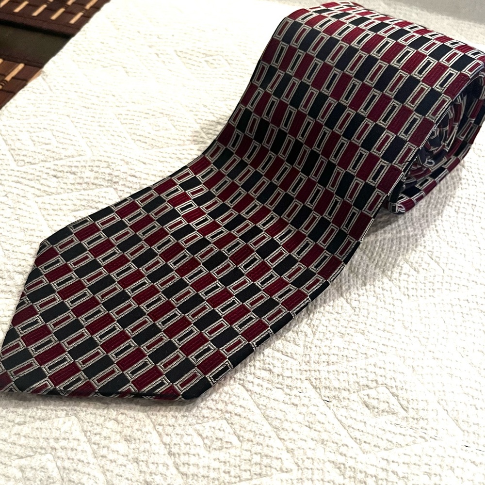 Vtg Aquascutum Of London England Tie In Burgundy And Dark Blue 100% Silk